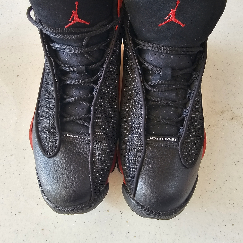 Jordan Men's Black and Red Sneakers